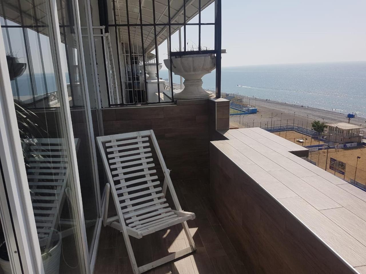 Apartment Magnolia Batumi Esterno foto